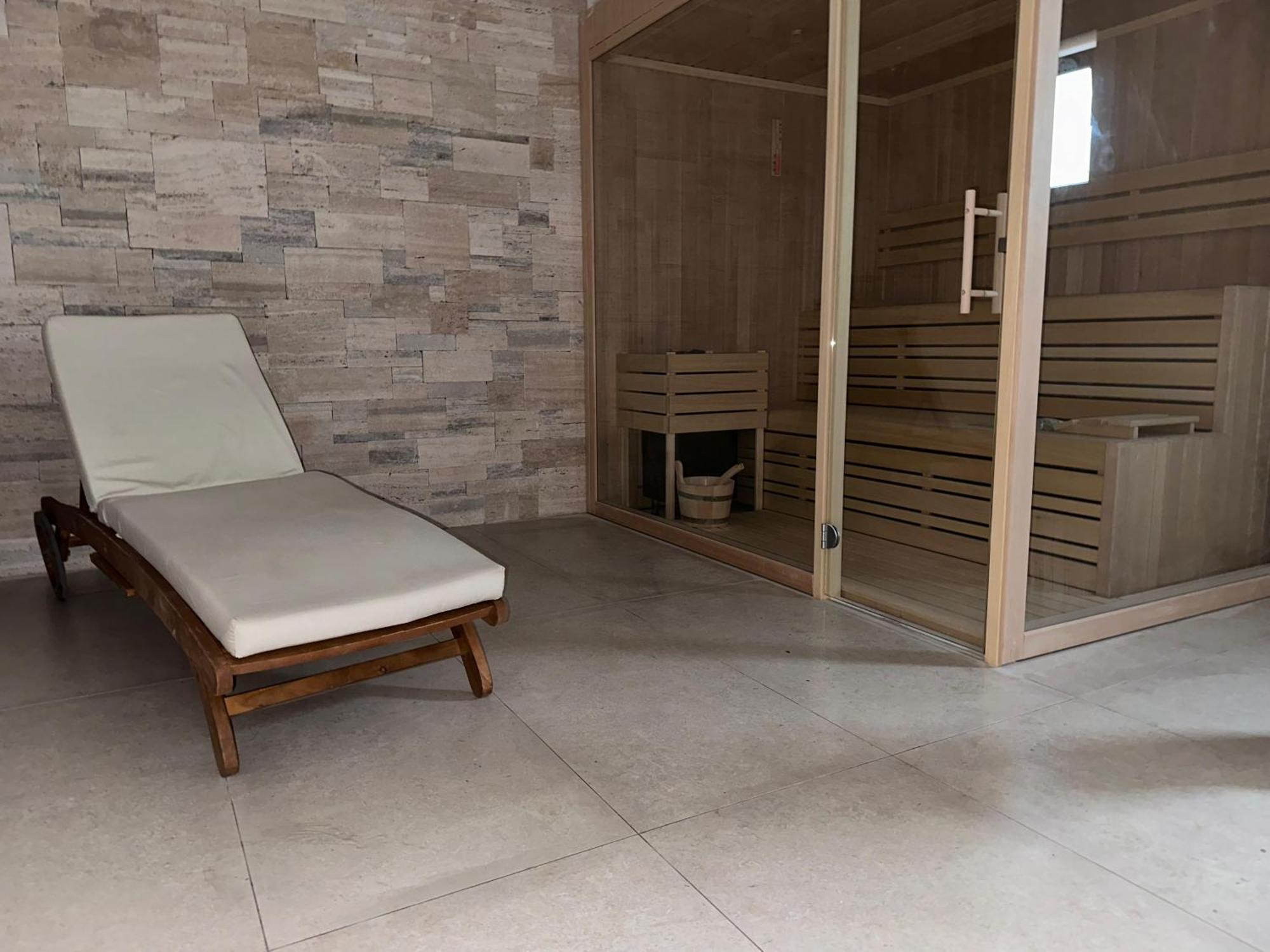 Villa Tina With Swimming Pool, Tennis Court, Games Room, Sauna, Gym, Bbq Policnik Bagian luar foto
