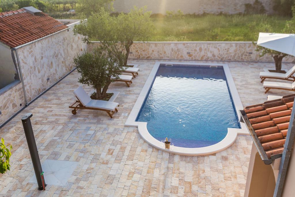 Villa Tina With Swimming Pool, Tennis Court, Games Room, Sauna, Gym, Bbq Policnik Bagian luar foto