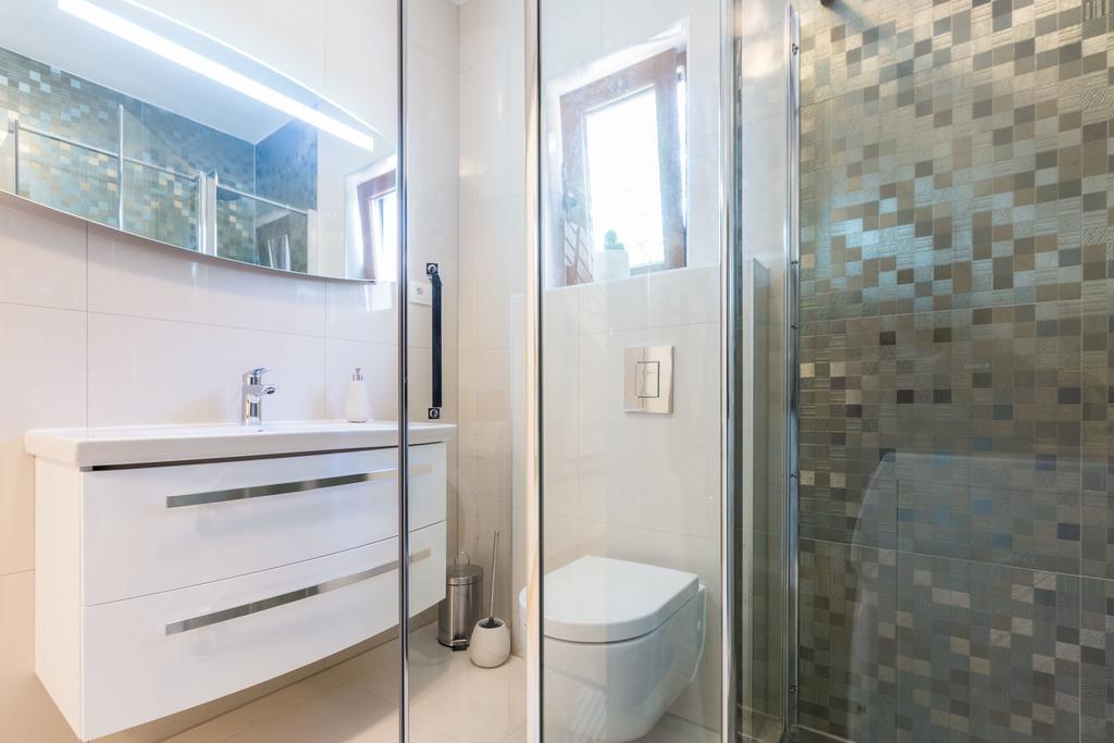 Villa Tina With Swimming Pool, Tennis Court, Games Room, Sauna, Gym, Bbq Policnik Bagian luar foto
