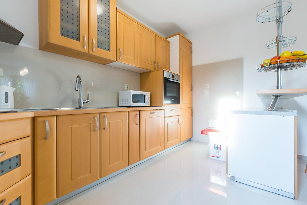 Villa Tina With Swimming Pool, Tennis Court, Games Room, Sauna, Gym, Bbq Policnik Bagian luar foto